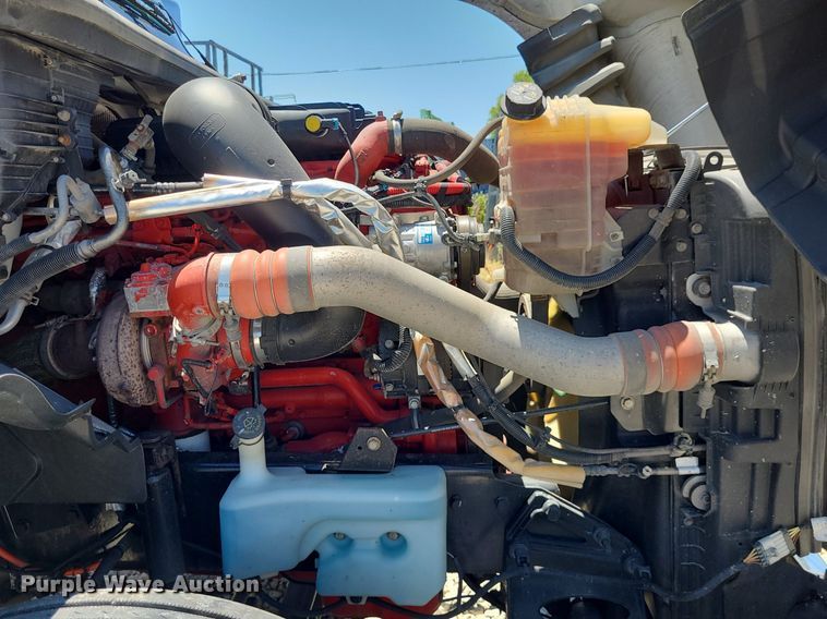 image for item DK1965 2018 International LT625  semi truck