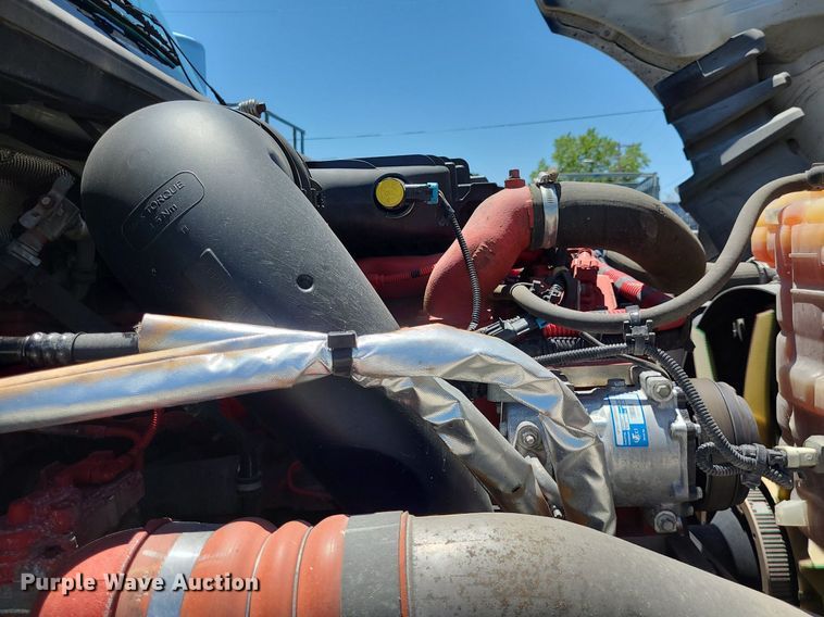 image for item DK1965 2018 International LT625  semi truck