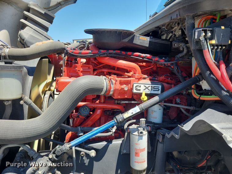 image for item DK1965 2018 International LT625  semi truck