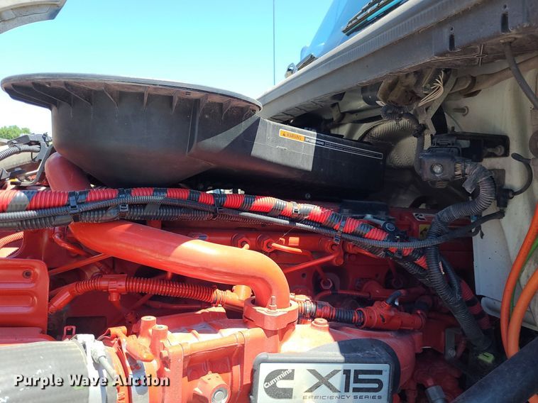 image for item DK1965 2018 International LT625  semi truck