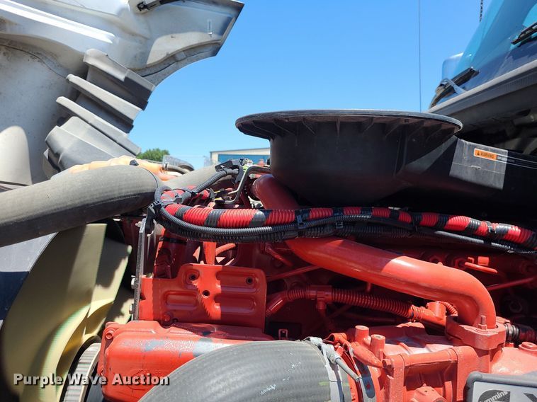 image for item DK1965 2018 International LT625  semi truck