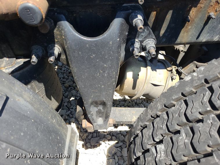 image for item DK1965 2018 International LT625  semi truck