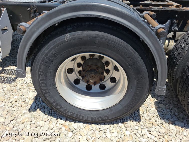 image for item DK1965 2018 International LT625  semi truck