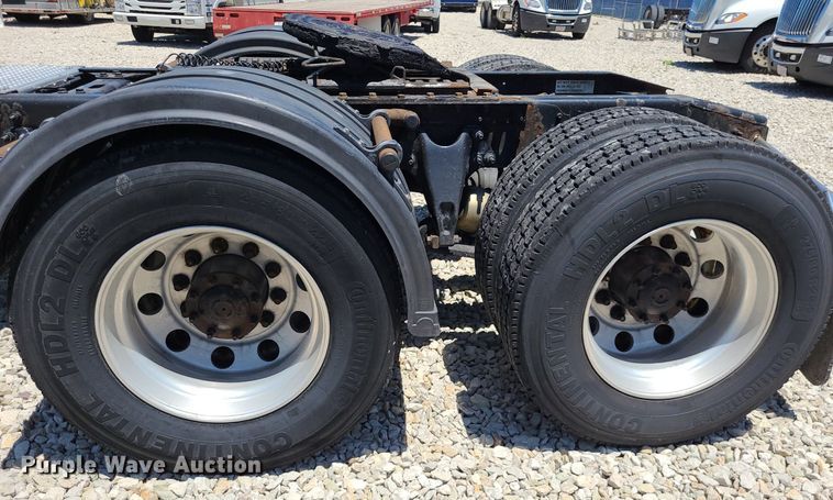 image for item DK1965 2018 International LT625  semi truck