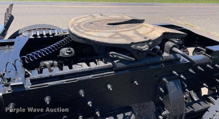 image for item DM0282 2012 Peterbilt 388  semi truck