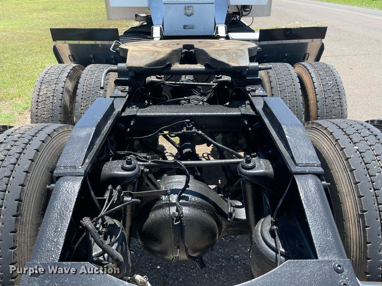 image for item DM0282 2012 Peterbilt 388  semi truck