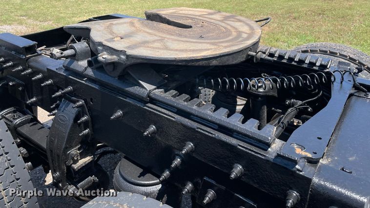 image for item DM0282 2012 Peterbilt 388  semi truck