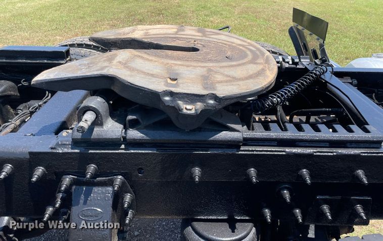 image for item DM0282 2012 Peterbilt 388  semi truck