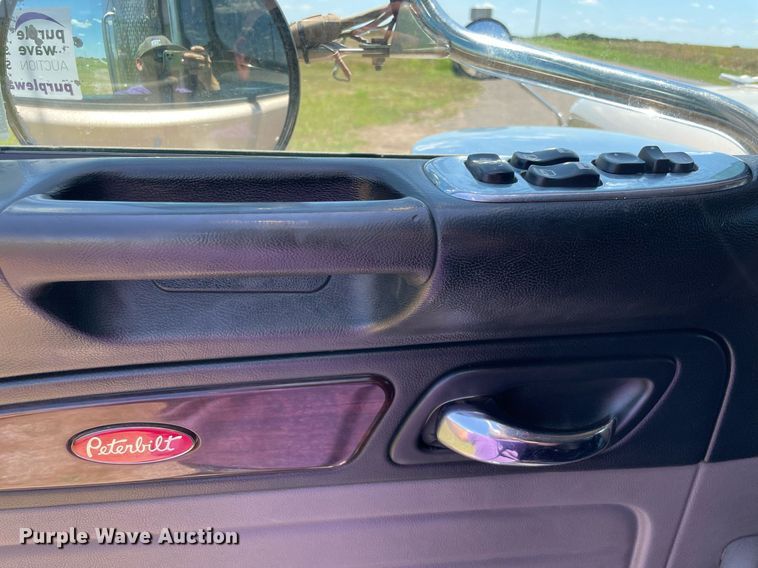 image for item DM0282 2012 Peterbilt 388  semi truck