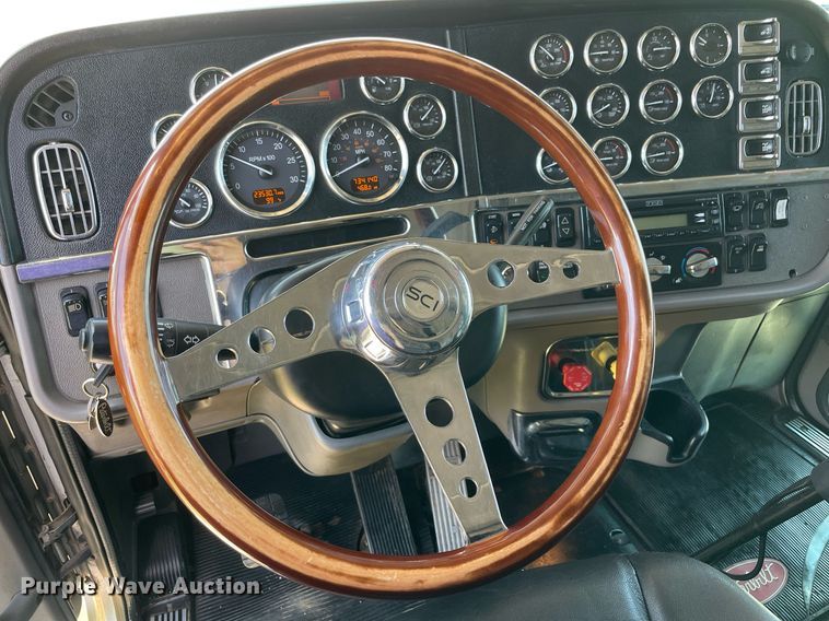 image for item DM0282 2012 Peterbilt 388  semi truck