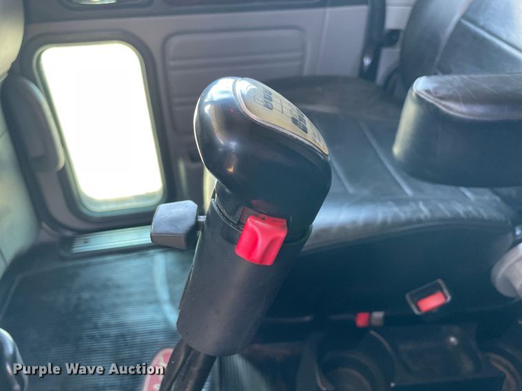 image for item DM0282 2012 Peterbilt 388  semi truck