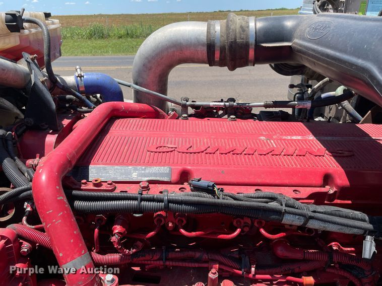 image for item DM0282 2012 Peterbilt 388  semi truck