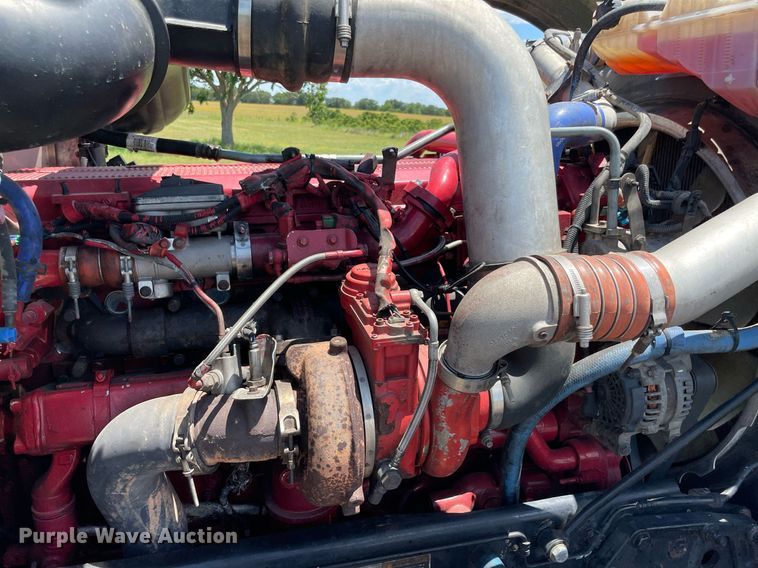 image for item DM0282 2012 Peterbilt 388  semi truck