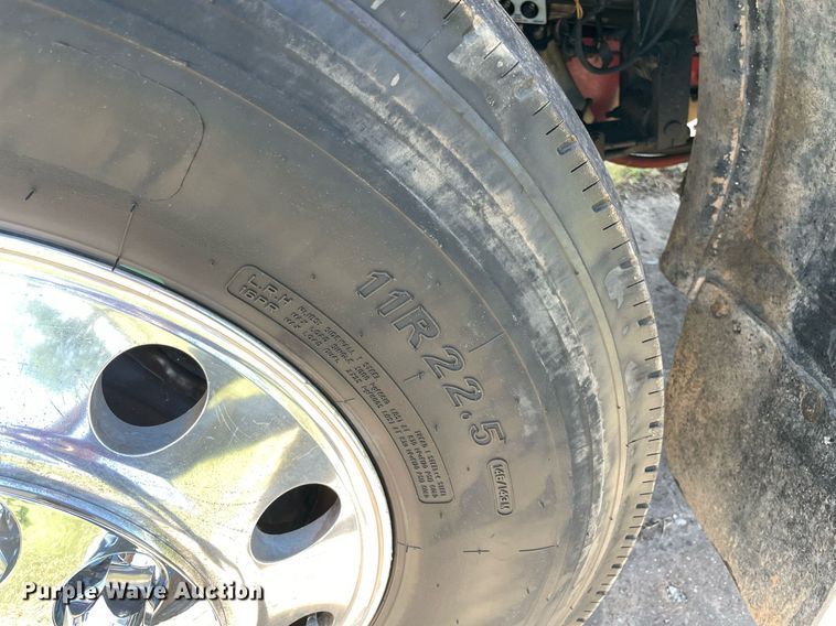 image for item DM0282 2012 Peterbilt 388  semi truck