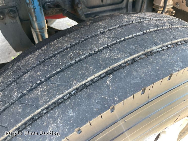 image for item DM0282 2012 Peterbilt 388  semi truck