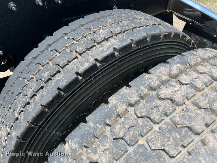 image for item DM0282 2012 Peterbilt 388  semi truck