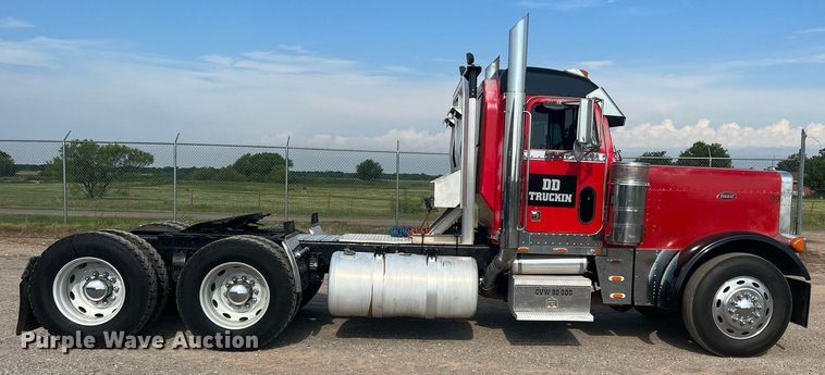 image for item DN3012 1999 Peterbilt 379  semi truck