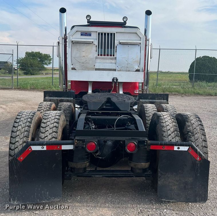 image for item DN3012 1999 Peterbilt 379  semi truck