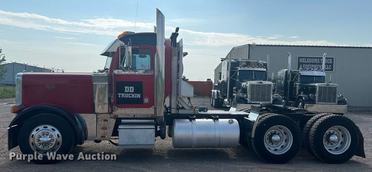 image for item DN3012 1999 Peterbilt 379  semi truck
