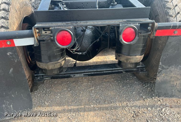 image for item DN3012 1999 Peterbilt 379  semi truck