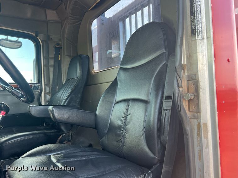 image for item DN3012 1999 Peterbilt 379  semi truck