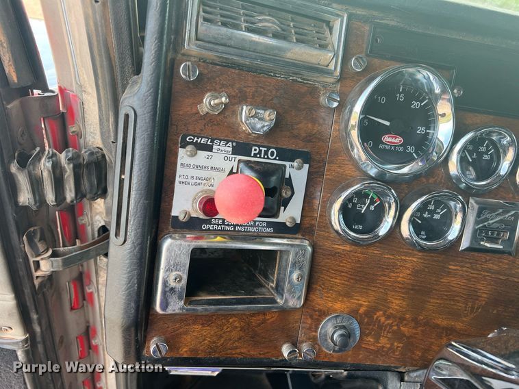 image for item DN3012 1999 Peterbilt 379  semi truck