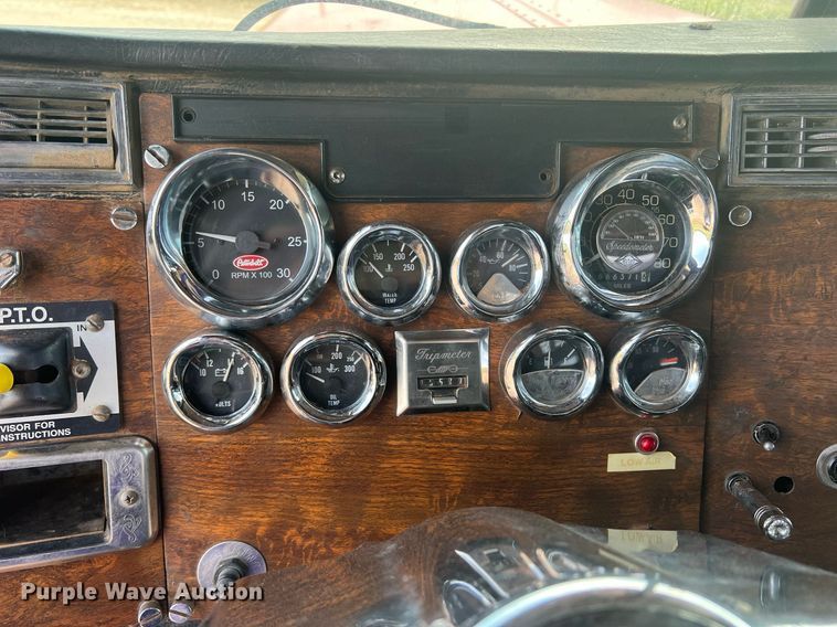 image for item DN3012 1999 Peterbilt 379  semi truck