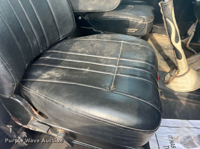 image for item DN3012 1999 Peterbilt 379  semi truck