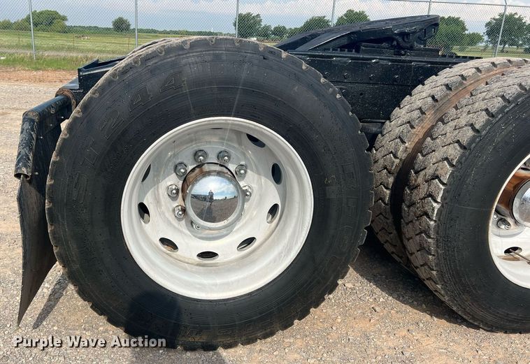 image for item DN3012 1999 Peterbilt 379  semi truck