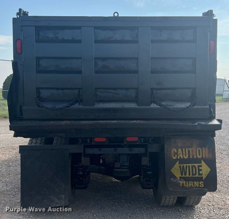 image for item DN3013 2001 Mack RD690S  dump truck