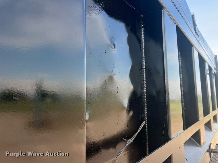 image for item DN3013 2001 Mack RD690S  dump truck