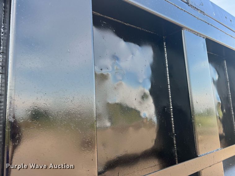 image for item DN3013 2001 Mack RD690S  dump truck