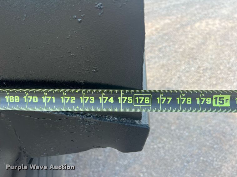 image for item DN3013 2001 Mack RD690S  dump truck