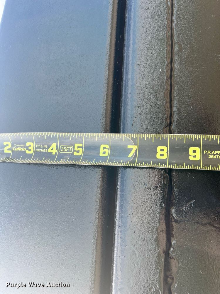 image for item DN3013 2001 Mack RD690S  dump truck