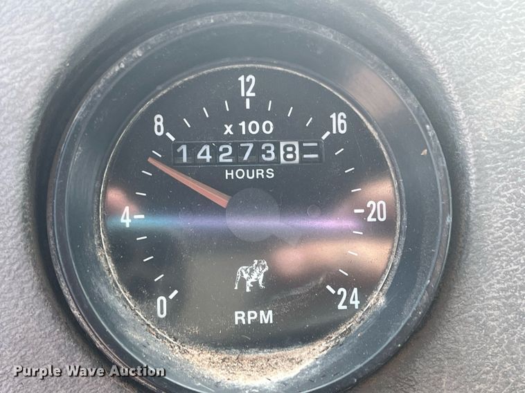 image for item DN3013 2001 Mack RD690S  dump truck