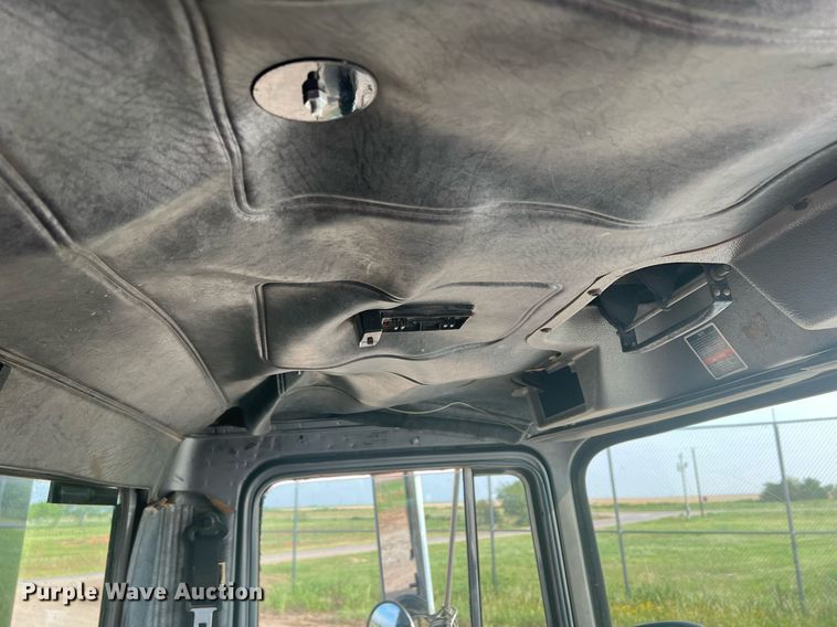 image for item DN3013 2001 Mack RD690S  dump truck