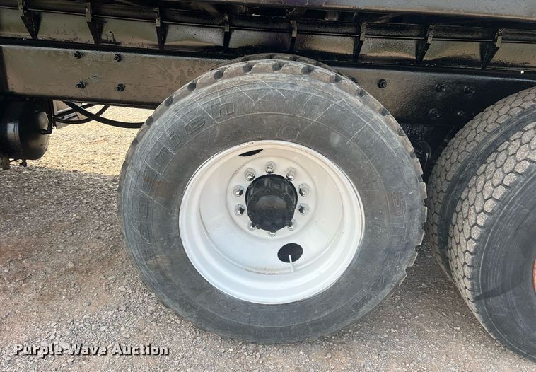 image for item DN3013 2001 Mack RD690S  dump truck