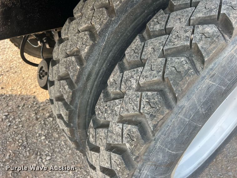 image for item DN3013 2001 Mack RD690S  dump truck