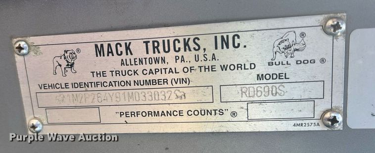 image for item DN3013 2001 Mack RD690S  dump truck