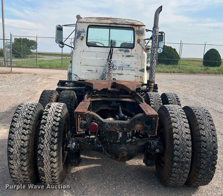 image for item DN3014 1971 Mack R685ST  semi truck