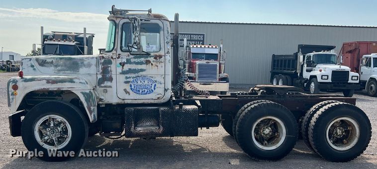 image for item DN3014 1971 Mack R685ST  semi truck