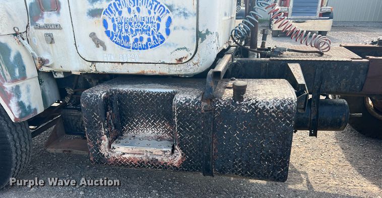 image for item DN3014 1971 Mack R685ST  semi truck