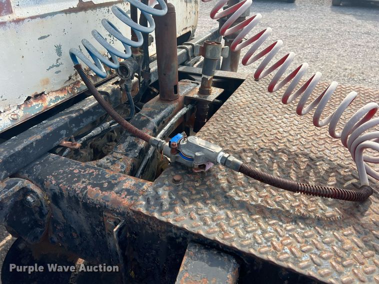 image for item DN3014 1971 Mack R685ST  semi truck