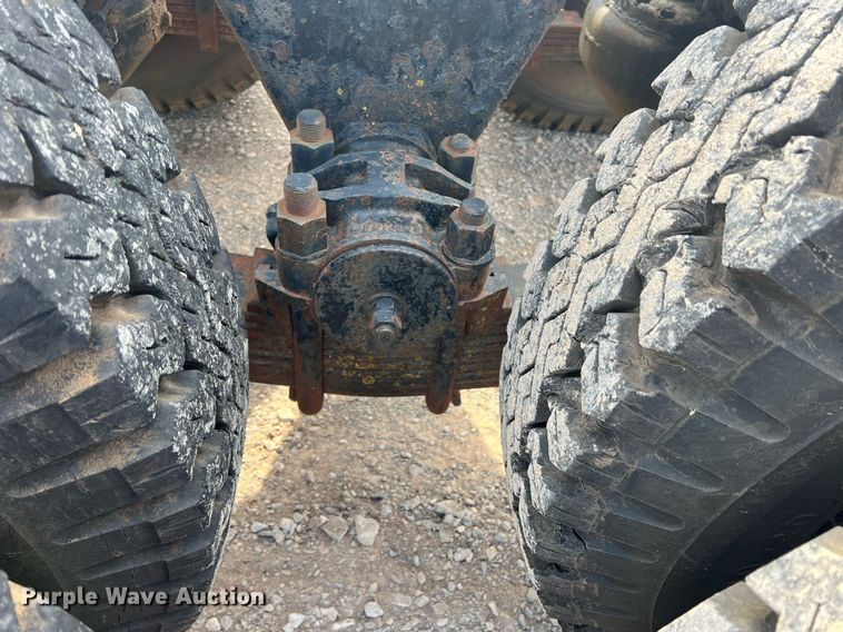 image for item DN3014 1971 Mack R685ST  semi truck