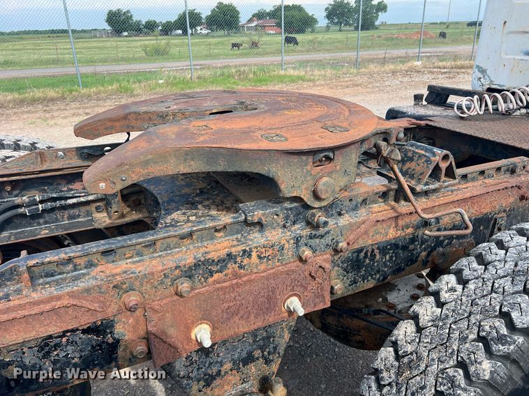 image for item DN3014 1971 Mack R685ST  semi truck