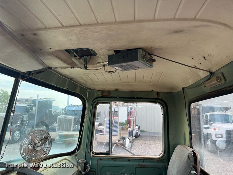 image for item DN3014 1971 Mack R685ST  semi truck