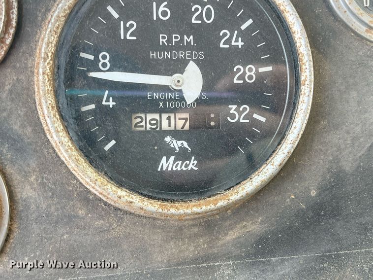 image for item DN3014 1971 Mack R685ST  semi truck