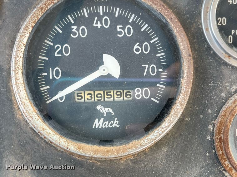 image for item DN3014 1971 Mack R685ST  semi truck