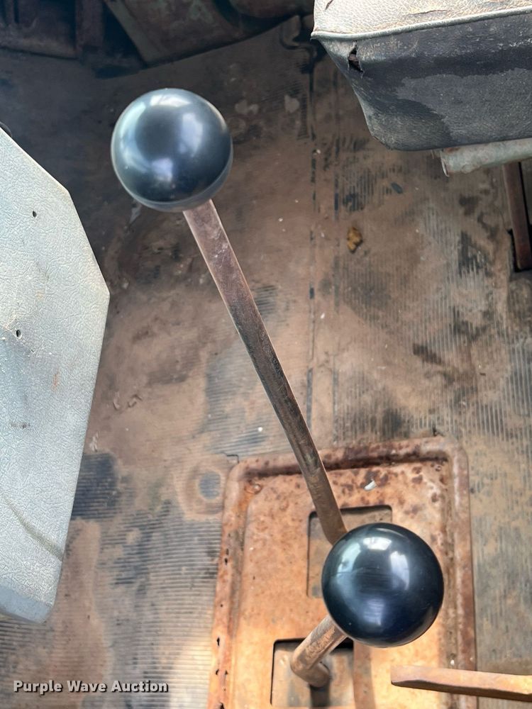 image for item DN3014 1971 Mack R685ST  semi truck