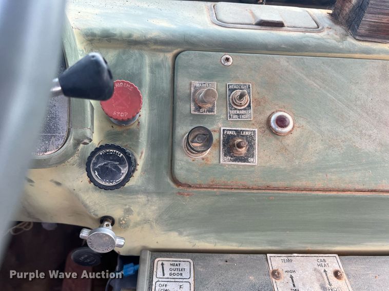 image for item DN3014 1971 Mack R685ST  semi truck